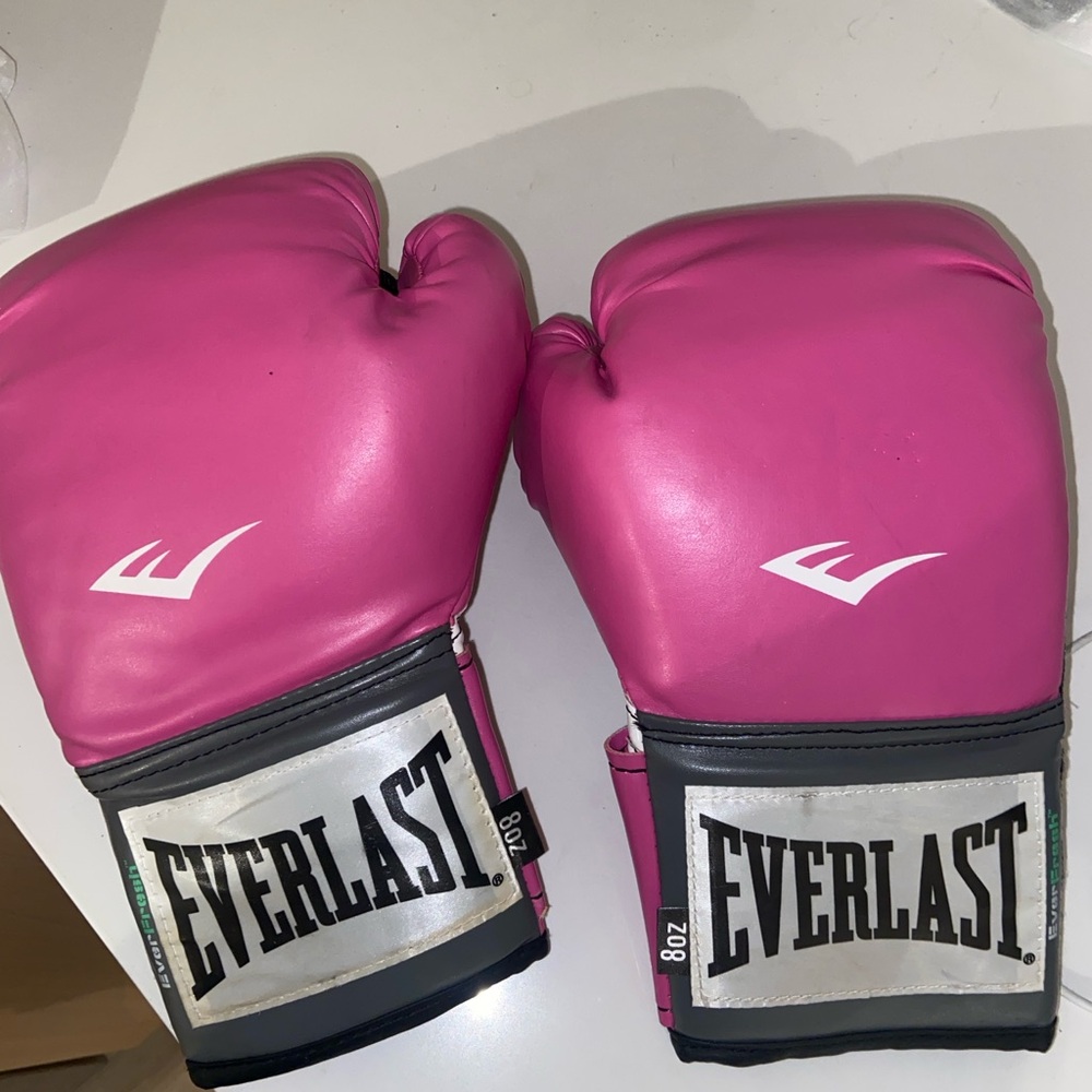 Pink everlast boxing gloves